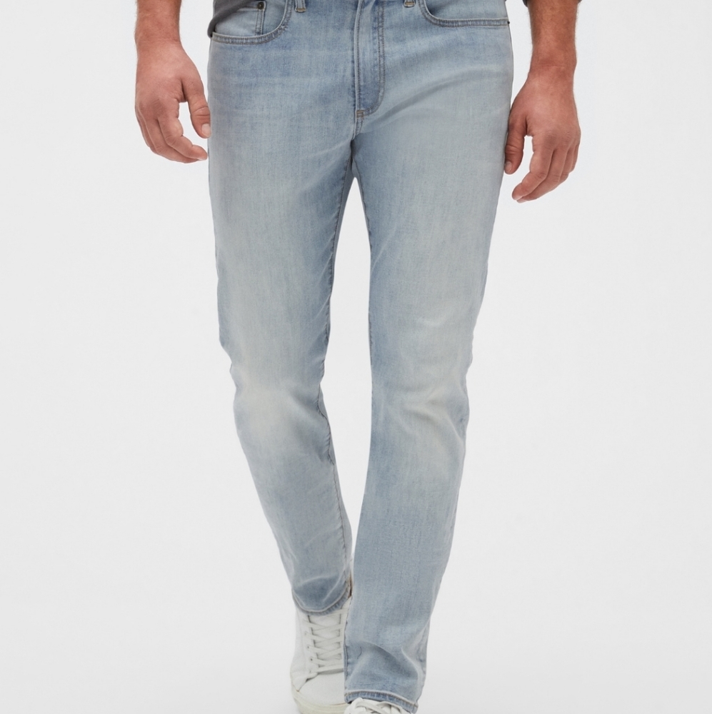 👀50% OFF👀👖NWT‼️ GAP brand light wash, mid rise, slim leg Men's jeans